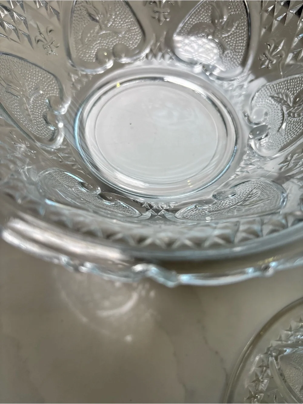 KIG Glass Candy Dish with Lid Clear Pressed Hearts Roses Shabby Chic Bowl VTG